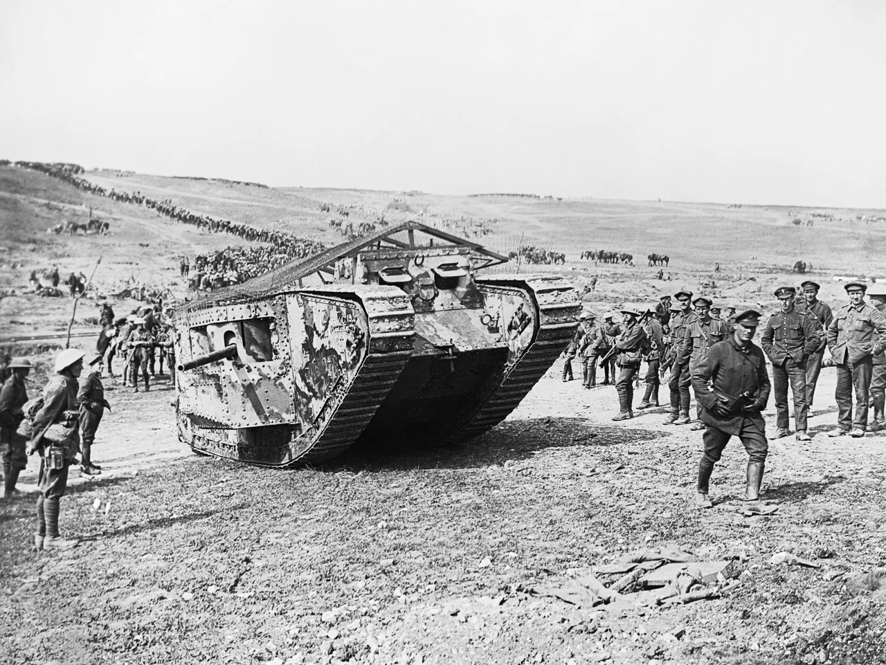 Un char britannique Mark I sur la Somme, en septembre 1916